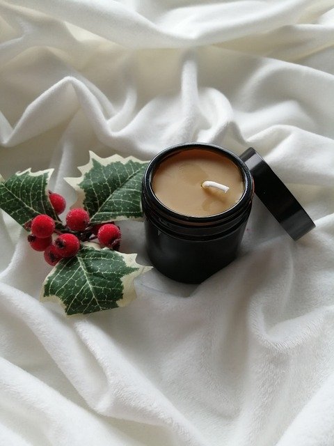 Maybe Christmas scented candles give you memorable memories from christmas